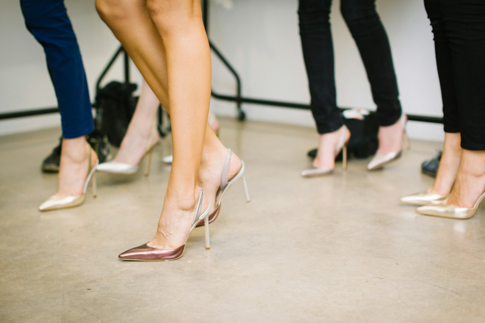 Quelles chaussures porter avec une jupe longue plissée : Conseils de style