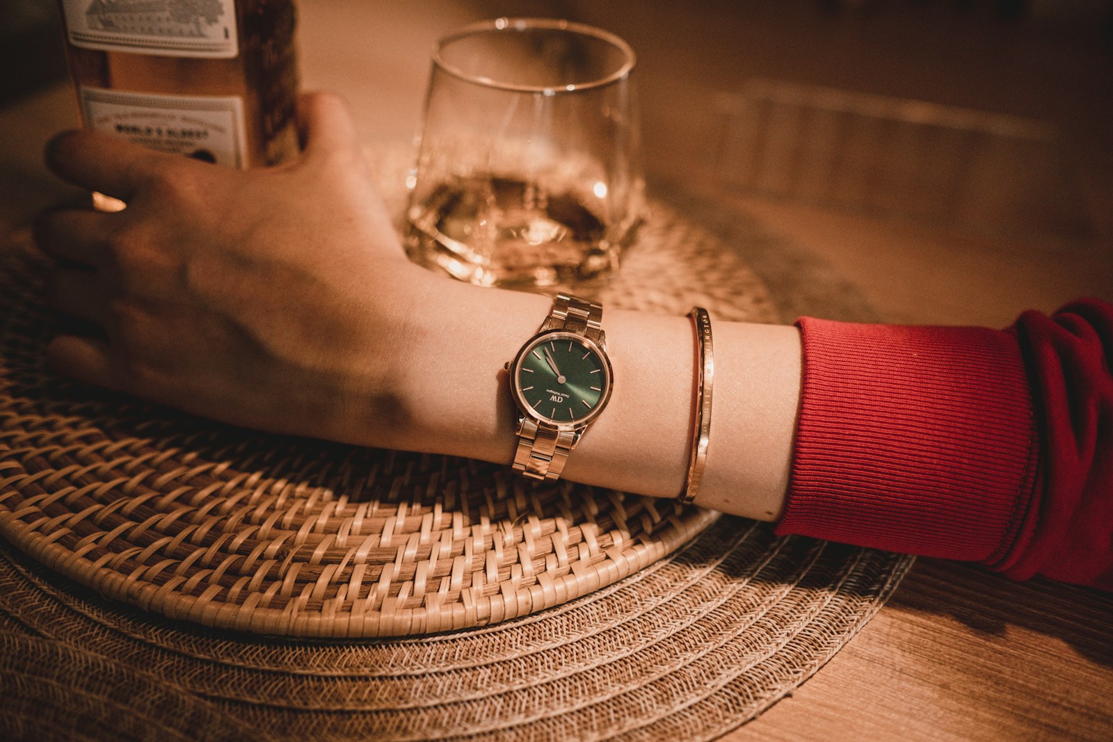 Montre Squelette Femme : Élégance Intemporelle à votre Poignet