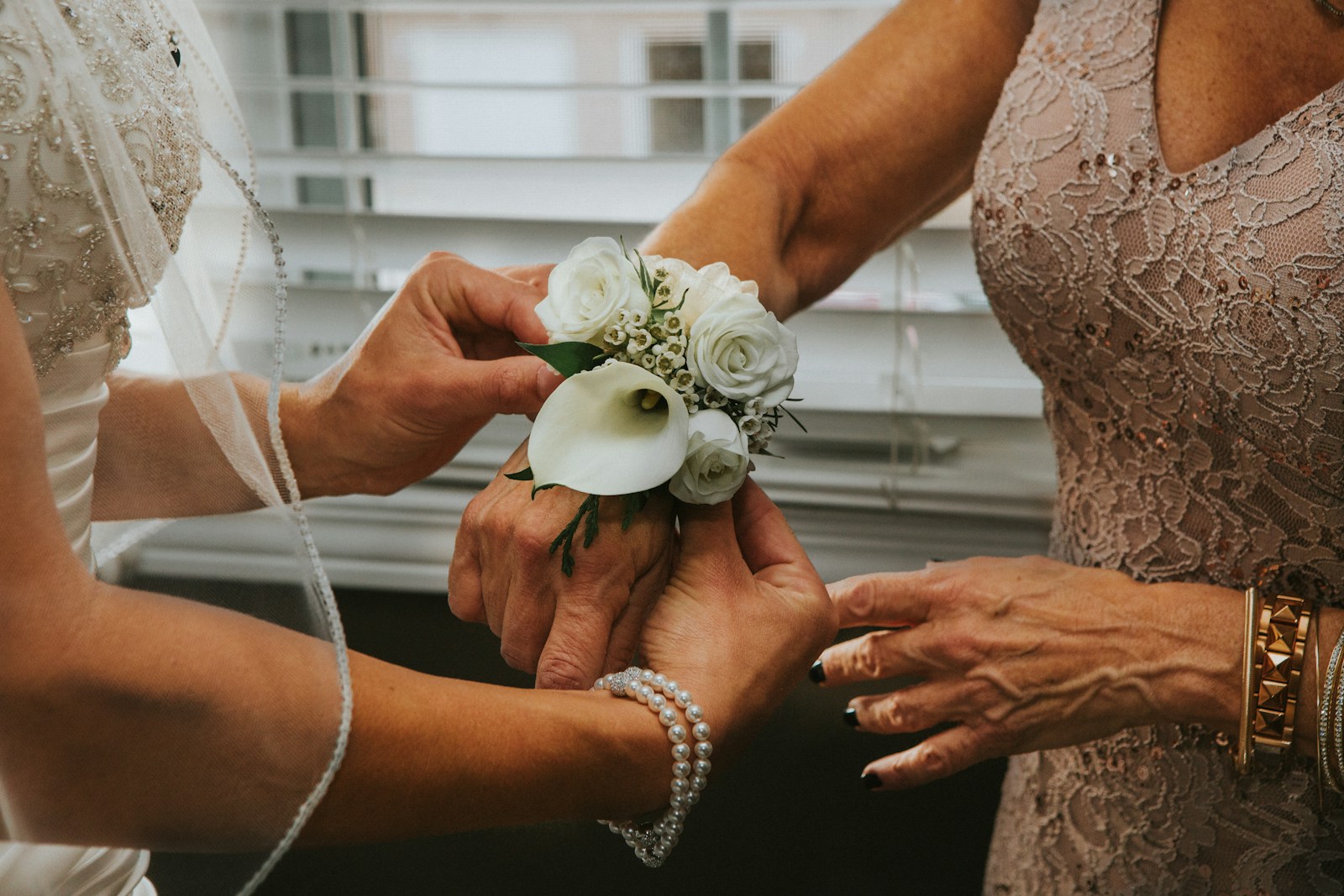 La Robe Mère de la Mariée : Un Choix Crucial pour une Journée Mémorable