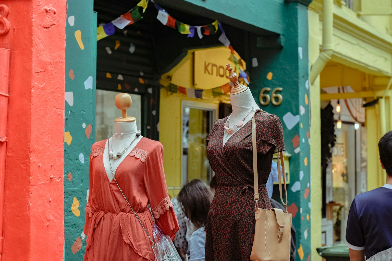 Robe couleur terracotta : La tendance mariage de l&rsquo;année