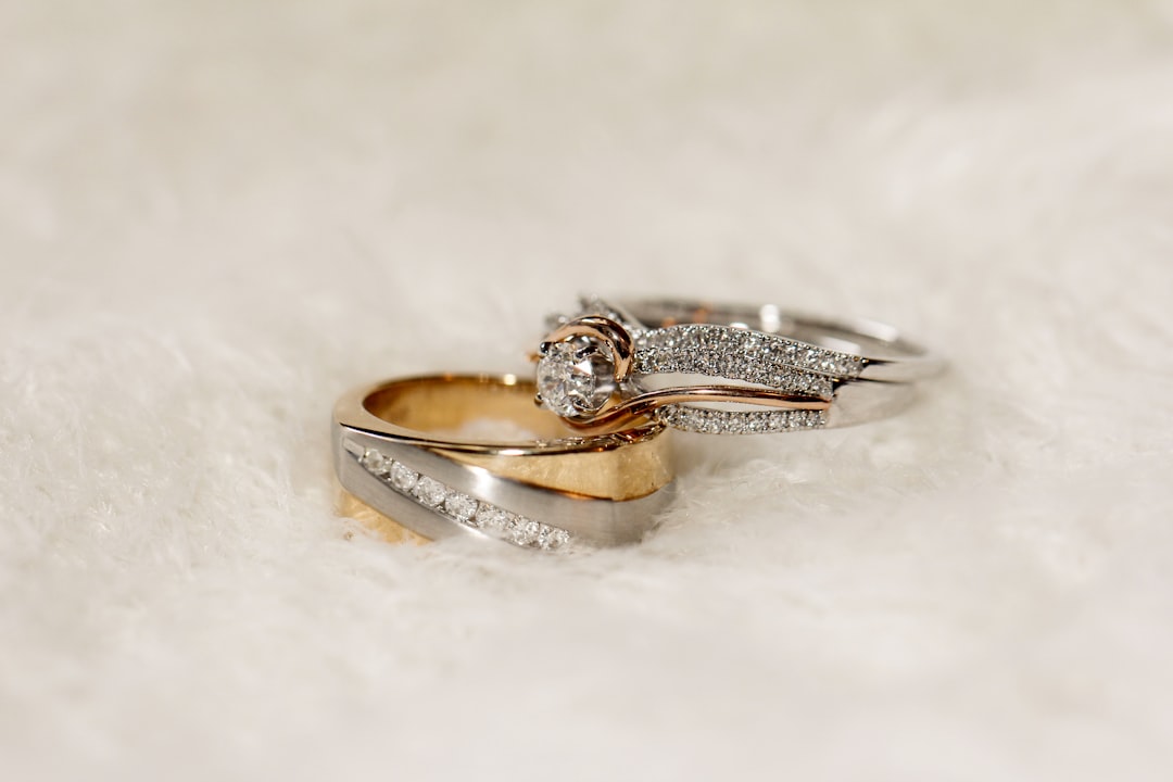 10 accessoires indispensables pour être l&rsquo;invité parfait à un mariage