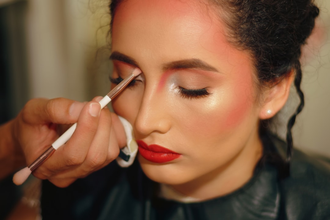 Comment nettoyer pinceau maquillage efficacement sans les abîmer : le guide complet