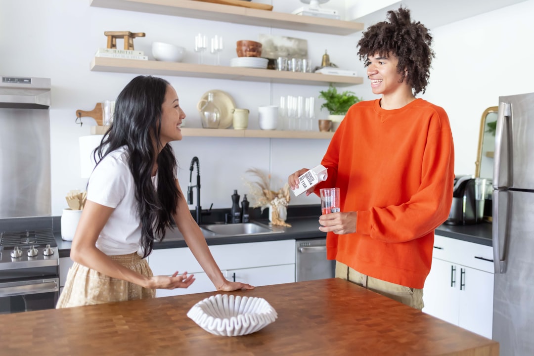 Quelle chaussure pour travailler en cuisine sans douleur ni glissade : le guide essentiel